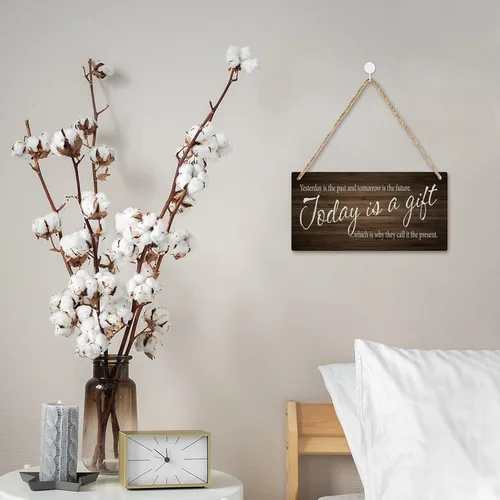 Vista 5 de Letrero de madera con texto en inglés "Yesterday Is The Past And Tomorrow Is The Future" (Yesterday Is The Past And Tomorrow Is The Future)