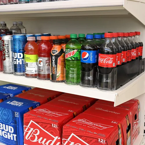 Vista 3 de Display Technologies Organizador de refrigerador y dispensador de latas de soda para refrigerador, dispensador de bebidas y almacenamiento