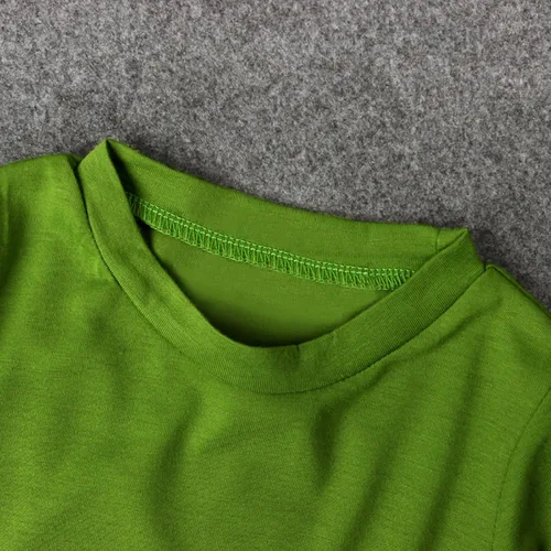 Vista 4 de TBUIALL Conjunto de dos piezas para bebés, niños y niñas, pijamas enanos de Navidad, muñeco de nieve, ropa de dormir con camiseta y pantalones