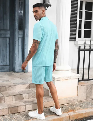 Vista 3 de LecGee Conjunto de pantalones cortos casuales de verano para hombre, camisa hippie de manga corta con botones, pantalones cortos con cordón