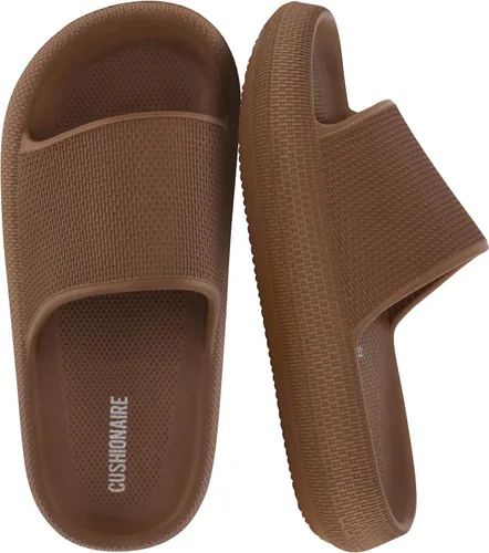 Vista 19 de CUSHIONAIRE Feather-K Cloud Slides, EVA Waterproof Pool Sandals for Kids Negro
