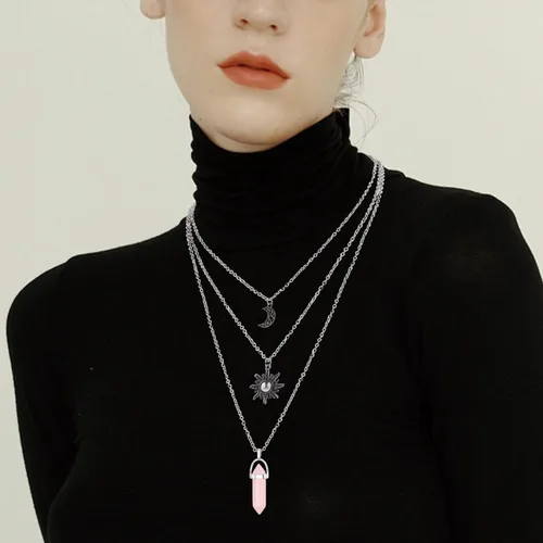 Vista 10 de Collar gótico de sol y luna para mujer, collares con colgante de cristal, accesorios Y2K, collar de luna creciente en capas para mujer, collar