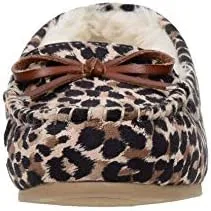 Vista 2 de CUSHIONAIRE - Pantufla tipo mocasín Sabina, para mujer, con espuma viscoelástica