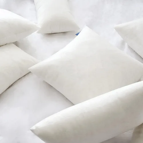 Vista 8 de MIULEE Juego de 2 fundas de almohada cuadradas decorativas de terciopelo suave con rellenos de almohada de 18 x 18 pulgadas