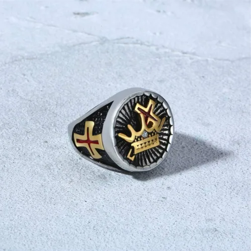 Vista 2 de Blowin - Anillo de acero inoxidable para hombre con corona de caballero y cruz religiosa gótica