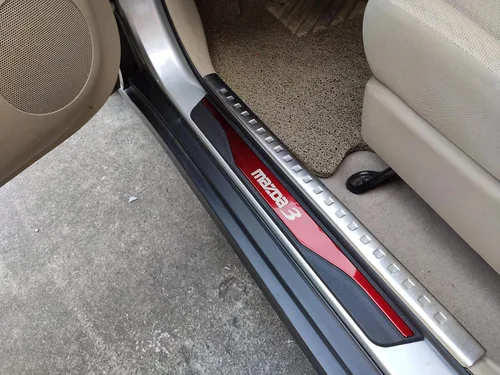 Vista 2 de Protector de rasguños para umbral de puerta de automóvil, para Mazda 3 2015-2022, piezas de accesorios, cubierta de placa protectora de entrada