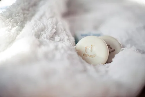 Vista 8 de Relaxcation Barra de jabón puro sin perfume para bebés, 4 ingredientes simples, aceite de coco orgánico, aceite de oliva y ricino, y manteca