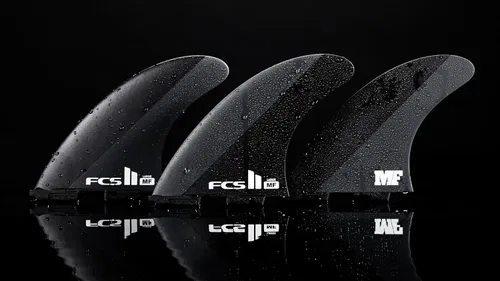 Vista 8 de FCS II Mick Fanning Neo Carbon - Tres aletas grandes de carbono, color negro y carbón, diseñadas para potencia, velocidad y respuesta rápida, ideal