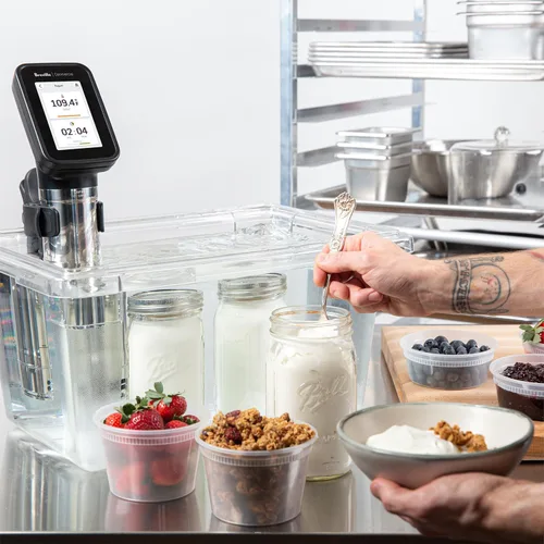 Vista 4 de Breville Commercial CSV700PSS HydroPro Sous Vide, acero inoxidable pulido Circulador de inmersión de precisión de grado comercial con guía