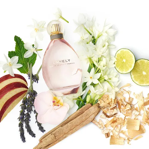 Vista 2 de Lovely By SJP EDP Spray para mujer, aroma clásico encantador, ultra glamoroso, fragancia de ámbar blanco sedoso con notas íntimas en polvo