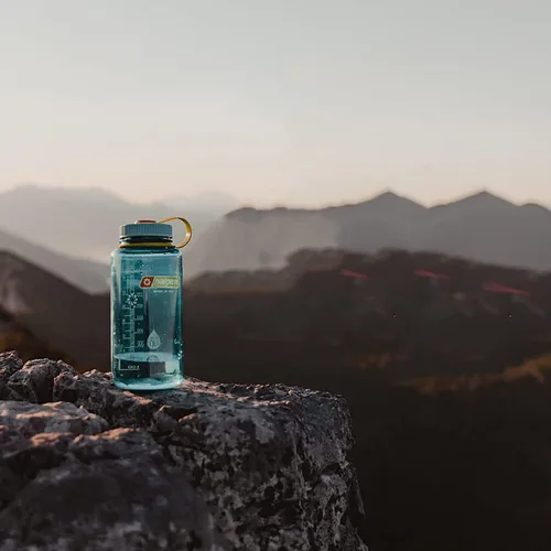 Vista 4 de Nalgene Tritan MultiDrink botella de agua sin BPA, 20 onzas