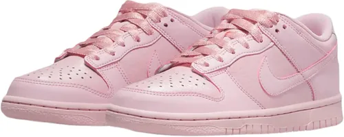 Vista 654 de Nike Kid's Dunk Low Sneaker