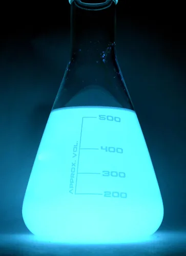 Vista 3 de Innovating Science, juego de demostración de luz instantánea de quimiluminiscencia en polvo