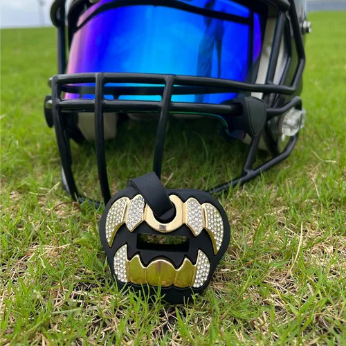 Vista 7 de LeCool Protector bucal de fútbol con correa conectada, 3D Beast Chrome, protector bucal para adultos y jóvenes, pieza para deportes para máximo