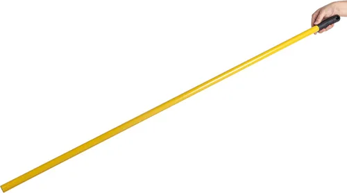 Vista 8 de Restaurantware RW Clean - Mango antideslizante de 54.3 pulgadas para escobilla de suelo, mango de hierro amarillo duradero