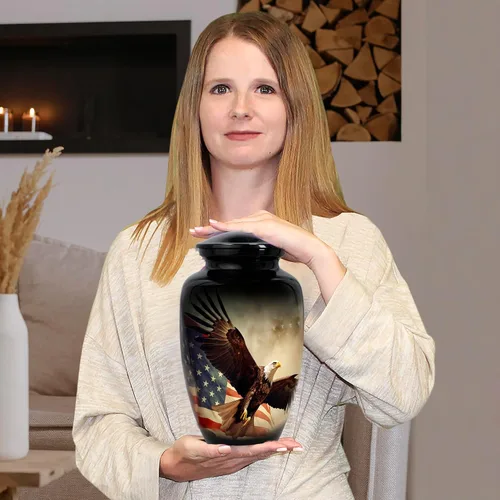 Vista 2 de Trupoint Memorials Urnas de cremación para cenizas humanas, urna de entierro decorativa militar y patriótica para veteranos hombres y mujeres