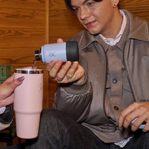 Vista 2 de Hydro Flask Bota de botella micro - Funda protectora inferior - Mini botella de agua de silicona accesorio Agave