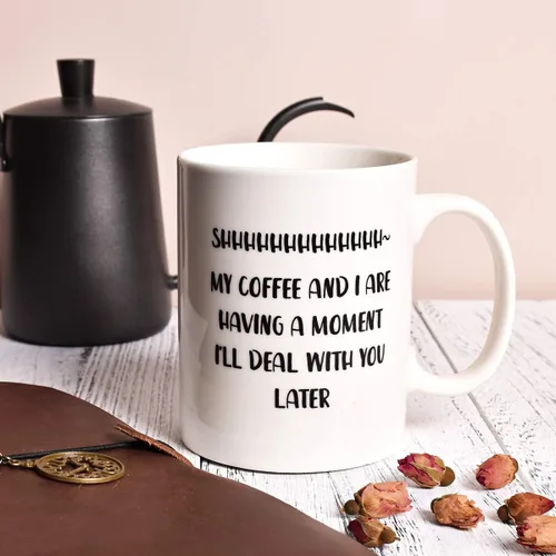 Vista 4 de Bosmarlin Taza grande y divertida de regalo para los amantes del café, taza de gran humor para trabajadores de oficina, 17.5 onzas, apta