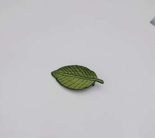 Vista 3 de Horquilla para el cabello con bordado en forma de hoja para niñas, pasadores para el cabello BW06 (2 unidades, verde)