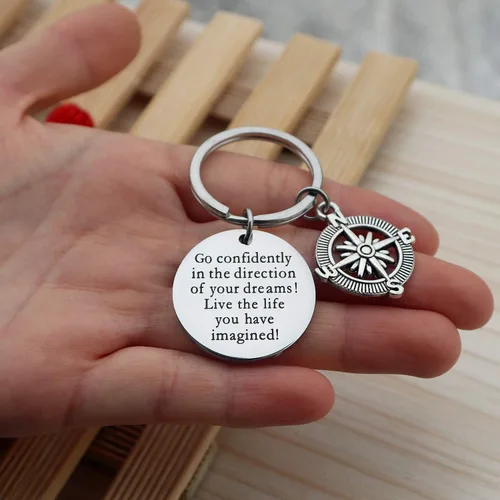 Vista 5 de XYBAGS Regalos de graduación con citas inspiradoras, ve con confianza en la dirección de tus sueños, brújula y llavero de regalo de cumpleaños
