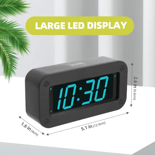 Vista 3 de Reloj digital con pilas, reloj despertador con pantalla LED para dormitorio, incluye cable de CC, brillo ajustable, repetición, 12/24 horas