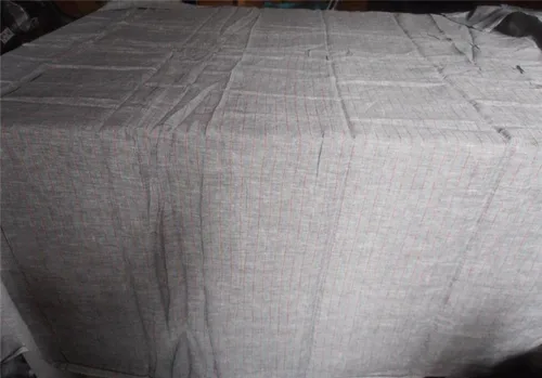 Vista 4 de Tela de lino gris oscuro X rayas rojas 54 pulgadas de ancho lino