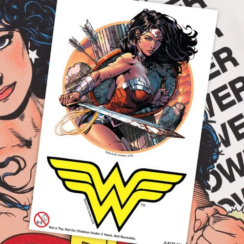Vista 6 de Popfunk Camiseta y calcomanías clásicas de Wonder Woman Pop Art