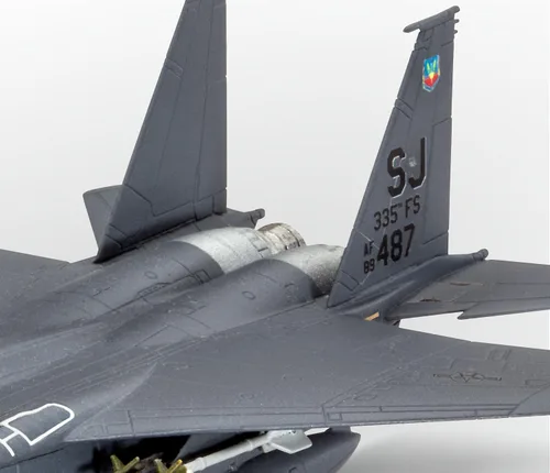 Vista 7 de Revell Alemania 03972 1/144 F-15E Strike Eagle - Kit