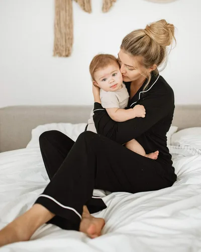 Vista 6 de Kindred Bravely Clea Bamboo Classic - Conjunto de pijama de manga larga para maternidad y lactancia