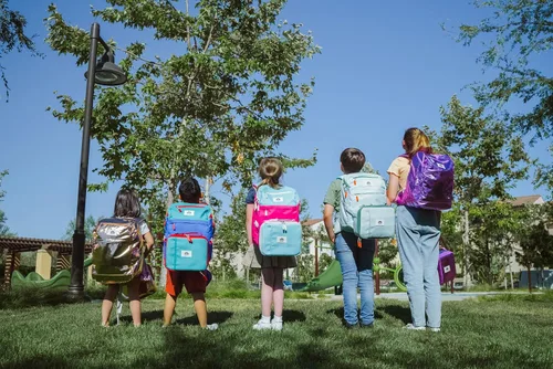 Vista 8 de Juego de mochila para niños de 16 pulgadas con bolsa de almuerzo aislada y estuche para lápices