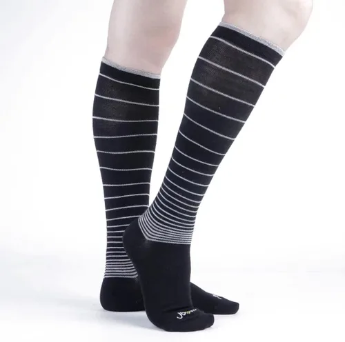 Vista 2 de JAVIE - Calcetines de compresión de lana merino para mujeres y hombres, cómodos, cálidos, hasta la rodilla, ligeros (15-20 mmHg)
