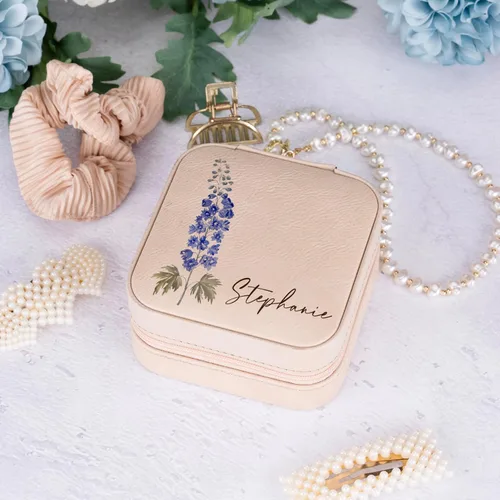 Vista 6 de Joyero de cuero personalizado con mes y nombre de flores de nacimiento coloridas, color blanco, estuche de viaje de joyería personalizado