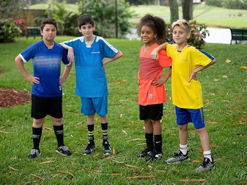Vista 5 de PAIRFORMANCE Camisetas de fútbol para niños, uniforme de entrenamiento de equipo deportivo de 6 a 12 años, conjunto de camisetas y pantalones cortos