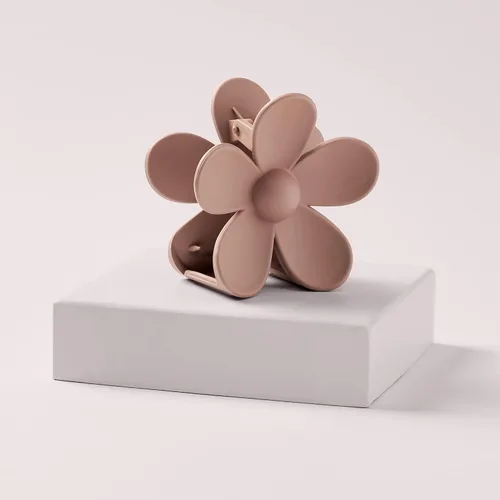 Vista 4 de The Hair Edit Secret Garden Clip - Pinza de flor grande en champán