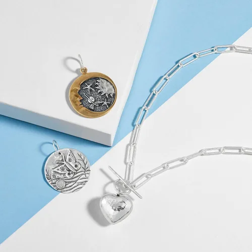 Vista 4 de Silpada Colgante de plata de ley con forma de luna de "Flutter Moon", Plata esterlina, Piedra lunar