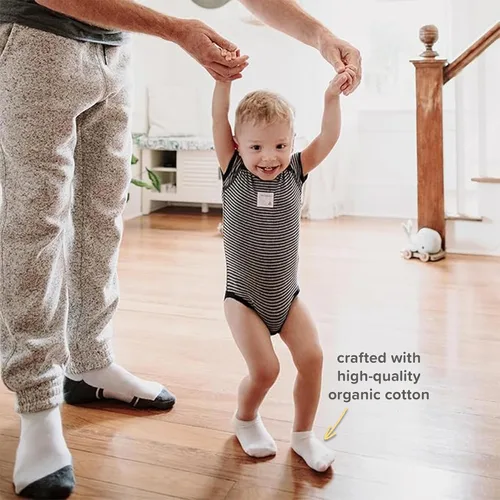 Vista 3 de Burt's Bees Baby Calcetines de tobillo para bebés niñas con agarres antideslizantes (paquete de 6)
