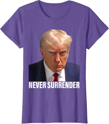 Vista 22 de Camiseta Pro Trump Mugshot Never Surrender para hombre y mujer, Negro