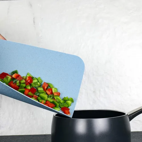 Vista 2 de Chef Craft Tabla de cortar de paja de trigo ecológica con respaldo de plástico duradero, juego de tablas de cortar flexibles de 3 piezas