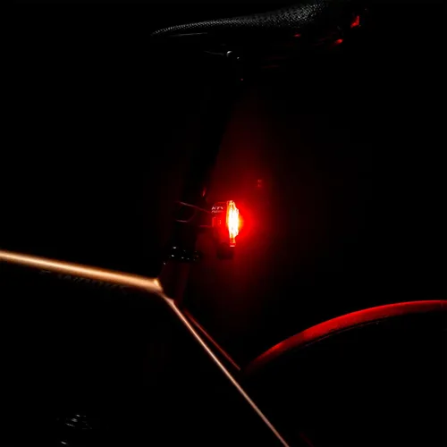 Vista 6 de LEZYNE KTV Drive Pro - Luz trasera LED recargable con USB IPX7, impermeable, visibilidad de 270 grados, con múltiples modos de sólido y flash