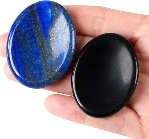 Vista 13 de YATOJUZI Juego de 4 piedras ovaladas para preocupación del pulgar, 7 chakras, amatista, cuarzo rosa, ojo de tigre, piedras naturales talladas a