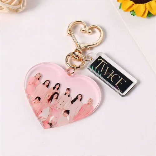 Vista 2 de KPOP AESPA EN TWICE STRAY Kids - Llavero con forma de corazón con gradiente, accesorios