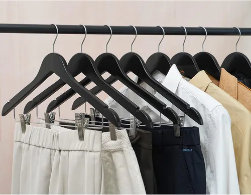Vista 7 de HOUÍSM - Perchas de madera con clips, perchas resistentes para pantalones y faldas, perchas de madera maciza para pantalones, jeans, ropa