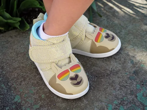 Vista 2 de ikiki - Zapatos chirriantes para niños pequeños V1 con interruptor de encendidoapagado