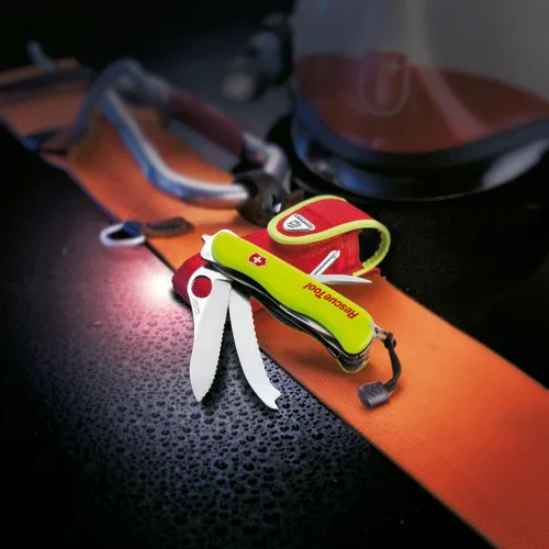 Vista 2 de Victorinox Herramienta de rescate con bolsa de nailon, cuchillo suizo del ejército, 13 funciones, navaja de bolsillo de fabricación suiza