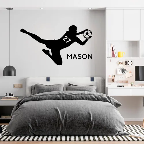 Vista 8 de Calcomanía personalizada con jugador de fútbol que pasa una pelota y una pelota enorme, decoración de fútbol de larga duración para la habitación