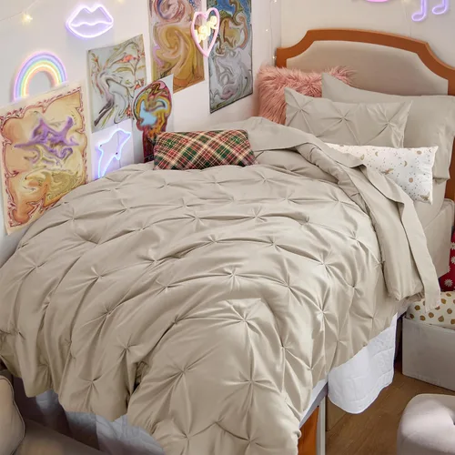 Vista 21 de Bedsure - Juego de edredón tamaño individual gris - Ropa de cama tamaño individual en una bolsa de 5 piezas, juego de cama Pintuck GentleSoft™