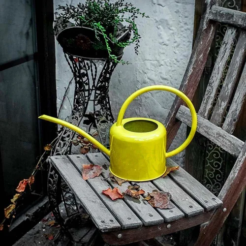 Vista 4 de baiao Rústico Estilo Retro Gorgeous Long Spout/Hierro Regadera Herramienta de Jardinería 1.7 L (Amarillo)