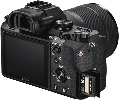 Vista 8 de Sony Cámara sin espejo a7 II con lente de 1.102-2.756 in (ILCE7M2K/B) + bolsa + tarjeta de 64 GB + lector de tarjetas + trípode flexible + correa