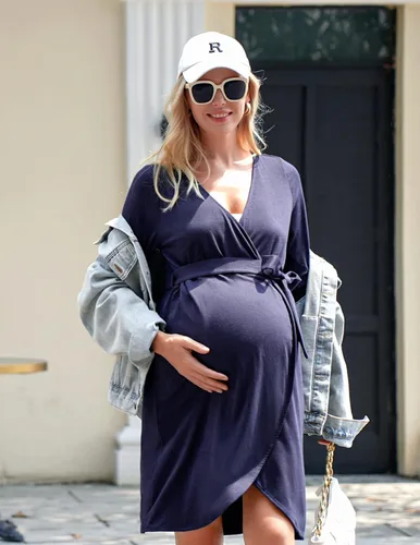 Vista 3 de Bata Ekouaer de maternidad 3 en 1 para el parto, para amamantar en el hospital y para usar como bata de baño.