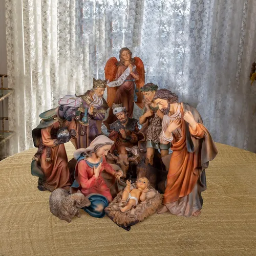 Vista 5 de Patelai 4 Piezas Camino de Mesa de Natividad de Navidad 47 x 70 Pulgadas Camino de Mesa Rústico de Arpillera Accesorios de Escena de Natividad